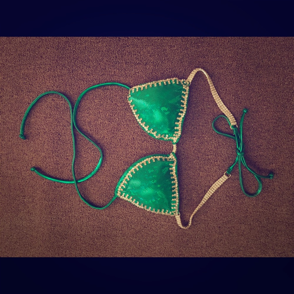 Bodybuilding bikini suit